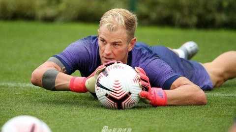 伦敦北境集结号：镜头下的热刺铁军，为特殊赛季磨砺锋芒