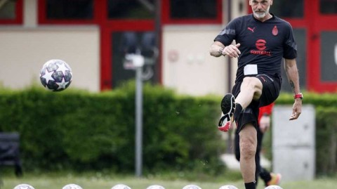 圣西罗的黄昏：欧冠半决赛前夜，红黑军团的最后磨砺