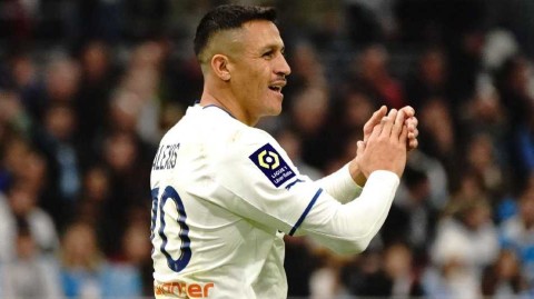 智利锋线传奇桑切斯重归蓝黑军团