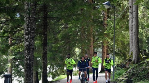 蓝鹰展翅，静待新赛季翱翔——拉齐奥全力备战202021意甲联赛