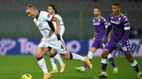 弗拉霍维奇一剑封喉，紫百合主场艰难点亮寒冬夜空