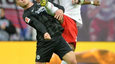 法兰克福神锋争夺战：巴塞罗那如何从皇马手中撬走卢卡·约维奇