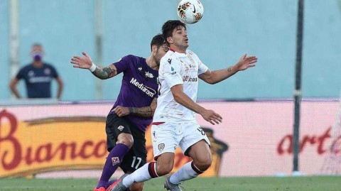 紫百合闷平撒丁岛军团，弗兰基球场的沉寂之夜