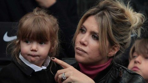 梅阿查场边的目光：旺达见证国米平局，与伊卡尔迪的风暴眼