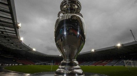 德劳内杯光耀格拉斯哥 欧洲杯荣光巡展落幕