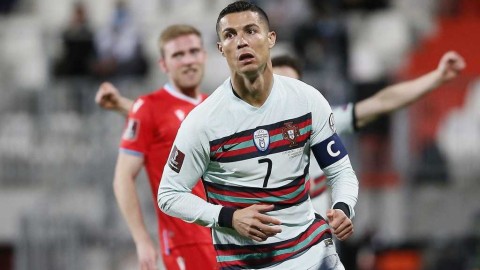 世预赛葡萄牙三比一力克卢森堡 C罗精彩垫射引领逆转好戏