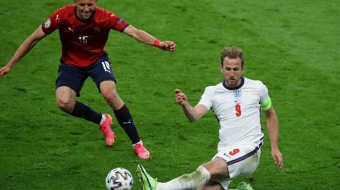 温布利的空中之王 凯恩争顶五连击铸就三狮头名之路