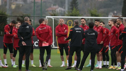 星月军团决战前夜：土耳其国家队2022世预赛热血备战直击