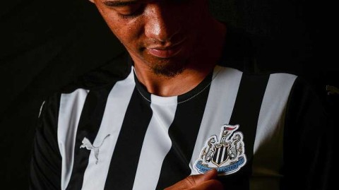 北爱尔兰飞翼降临泰恩河畔：贾马尔-刘易斯加盟纽卡斯尔联的故事