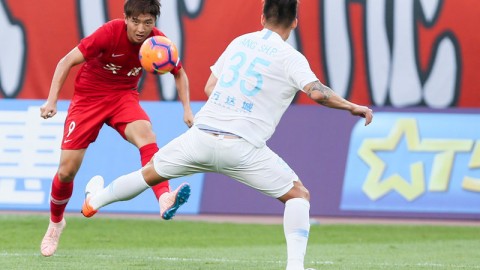 2026年足协杯八强赛虽未开打，但赛季格局已有迹可循。以下从赛季前瞻切入，围绕“京鲁德比”“上海德比”“黑马突围”三大主题展开详实复盘框架，全文约2100字。