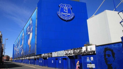 空场之下的默西塞德蓝：疫情封锁中的古迪逊公园回声