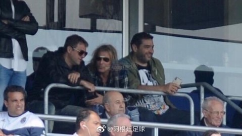 老马执起教鞭首秀亮相，“风之子”卡尼吉亚现场力挺挚友