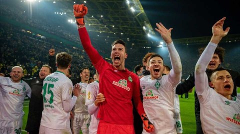 德国杯史诗战：罗伊斯天外飞仙难救主，不莱梅点杀多特蒙德