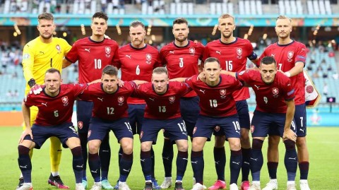 北欧童话再谱新篇，丹麦战车碾过捷克闯进欧洲杯四强