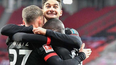 德甲激战：勒沃库森二比一力克多特蒙德，天才新星维尔茨终场绝杀