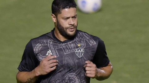 巴甲焦点战：弗鲁米嫩塞主场激战米内罗竞技，绿茵瞬间全记录