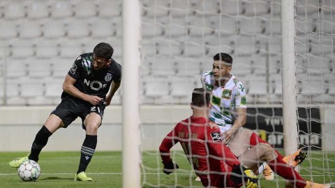 摩雷伦斯补时绝平，葡萄牙体育联赛不败金身延续