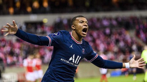 法甲焦点战：姆巴佩双响炮，梅西替补上演惊艳巴黎首秀