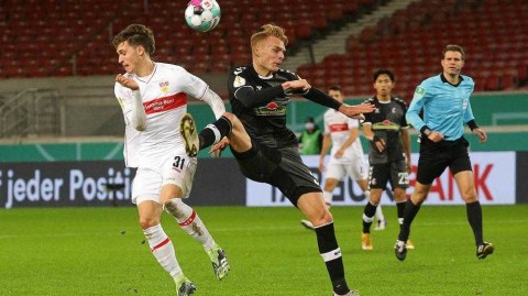 德国杯冬日激情：斯图加特复仇弗赖堡，卡拉季奇一剑封喉