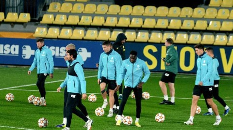 潜水艇蓄势待发：比利亚雷亚尔欧冠关键战前最后一练