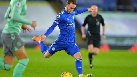 寒冬夜王权球场沉寂 埃弗顿双星闪光破蓝狐