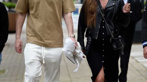 曼城铁卫的温情时刻拉波特与爱侣共迎新生