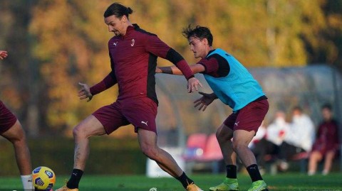 米兰内洛的蓝天下 红黑军团为那不勒斯之战潜心磨剑