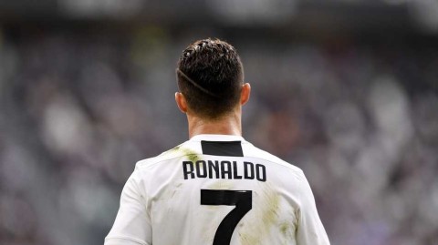 克里斯蒂亚诺·罗纳尔多霸气庆祝！尤文图斯客场战平佛罗伦萨