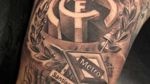 一生一队一人：球迷纹身背后的忠诚与疯狂