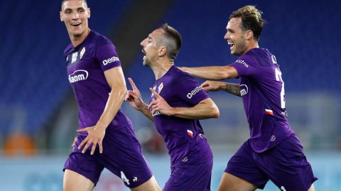 蓝鹰主场逆袭紫百合，因莫比莱点射阿尔贝托世界波定乾坤