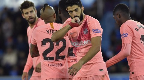 西甲战报：苏亚雷斯梅开二度，巴萨客场完胜阿拉维斯