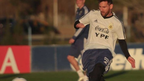 潘帕斯雄鹰潜心磨砺，梅西率阿根廷全队为美洲杯荣耀倾尽汗水