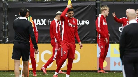 欧冠激战前夜：大黄蜂阿姆斯特丹亮剑，最后一练暗藏杀机