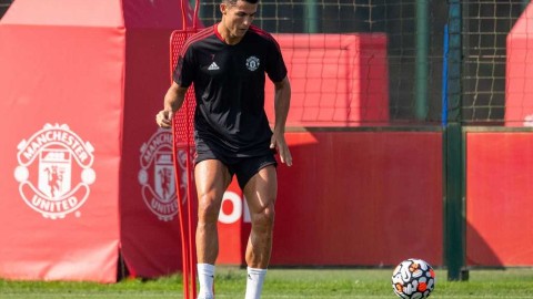 游子归家，少年依旧：一篇关于克里斯蒂亚诺·罗纳尔多重返卡灵顿的训练场写真