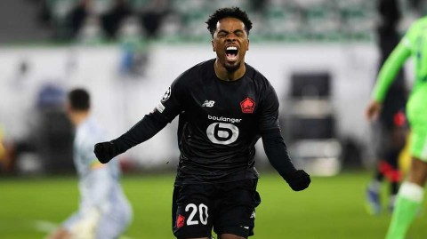 绿茵场上演逆转传奇 法甲卫冕冠军昂首晋级欧冠十六强