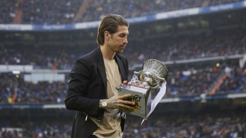 伯纳乌的荣耀时刻：拉莫斯擎起西班牙超级杯，皇马队长的新篇章