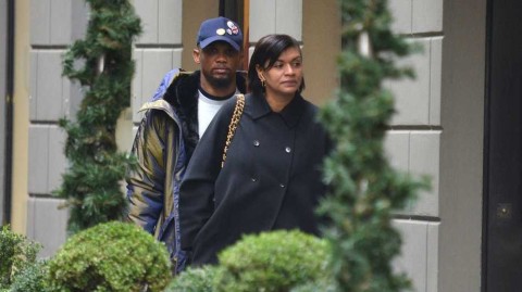 猎豹的温柔时光：埃托奥与妻子米兰街头漫步