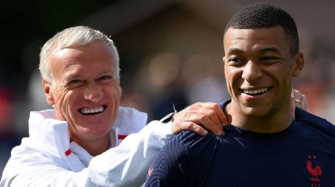 绿茵场边的密语与欧国联的练兵序曲