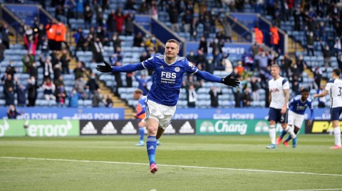 英超收官战风云突变，热刺客场连追四球逆转莱斯特城