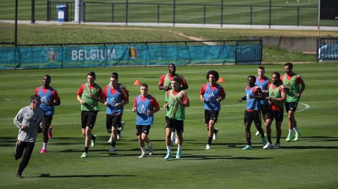 欧洲红魔最后一练：阿扎尔与德布劳内领衔黄金一代全力冲刺