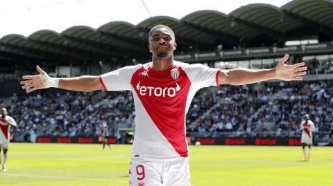 法甲激战摩纳哥客胜昂热戈洛温世界波闪耀