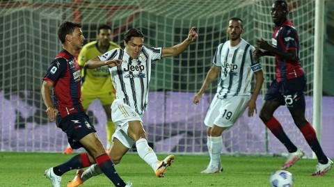 意甲焦点战：十人尤文图斯客场遭升班马顽强阻击，一比一握手言和