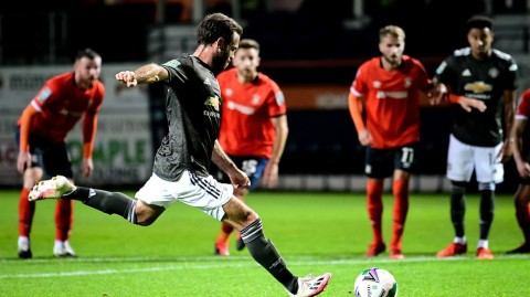 联赛杯客场完胜卢顿，曼联收获新赛季首胜