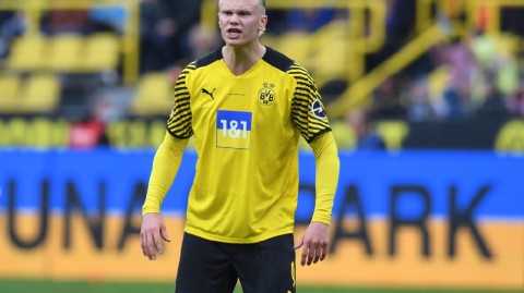 蓝月新王降临：哈兰德加盟曼城的荣耀与传承