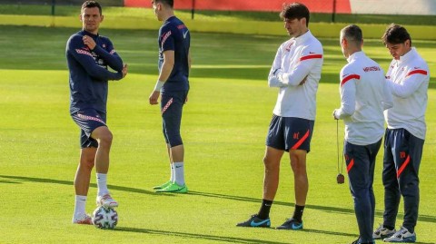 亚得里亚海的风与格子军团的梦 克罗地亚国家队欧洲杯前最后一练