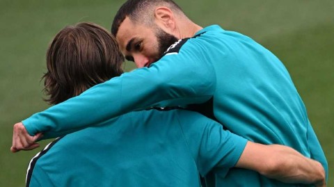 决战前夜的从容与默契皇家马德里欧冠决赛前夕训练纪实