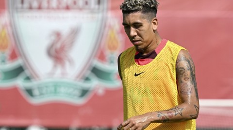 英超豪门迪拜冬训备战 沙漠中的红色力量