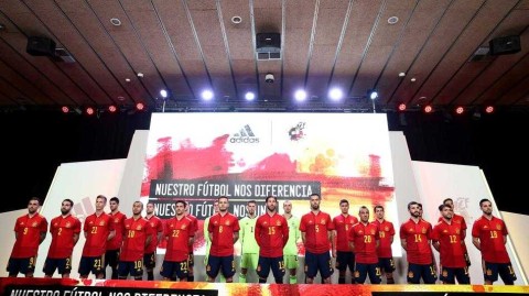 斗牛士军团新战袍闪耀马德里，拉莫斯与布斯克茨联袂揭开欧洲杯征程