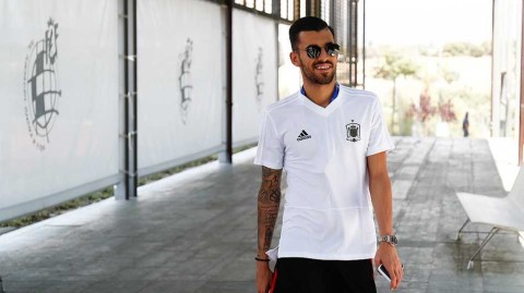 斗牛士少年复仇德国荣耀归来，西班牙U21欧青赛夺冠庆功会热烈举行