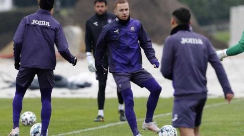 紫白军团磨刀霍霍 安德莱赫特众将全力备战争冠关键战